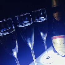 北新地バー：クリスマス特別メニュー “フリーフロー” シャンパン飲み放題